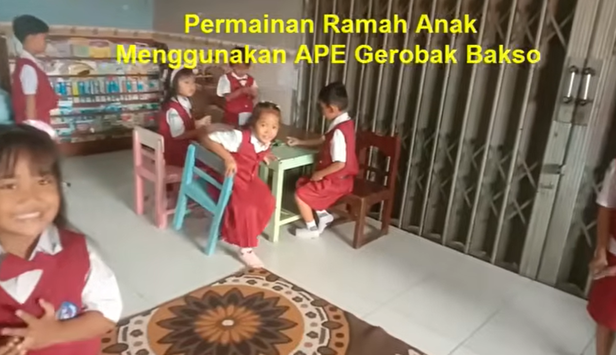 Permainan Ramah Anak Menggunakan APE Gerobak Bakso